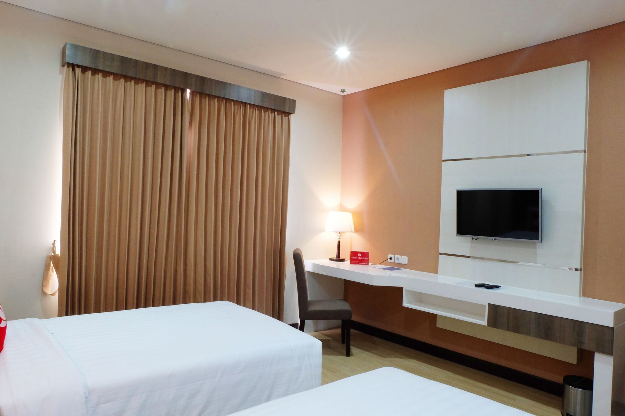 Zen Rooms Mandiri Mansion Galaxy Mall Surabaya Exterior photo